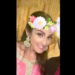 Meet your Posher, Heena